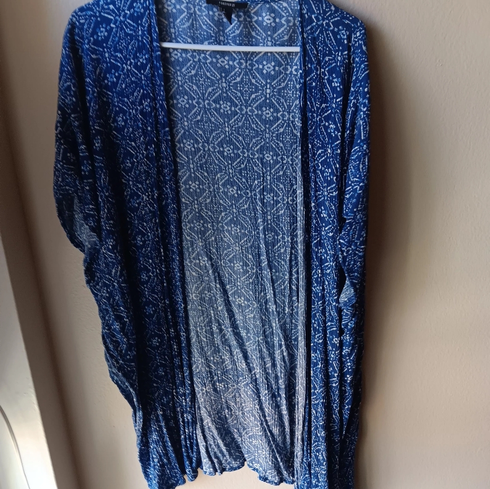 Forever 21 Blue and White Geometric Pattern Kimono